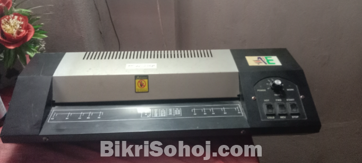 লেমিনেটিং মেশিন